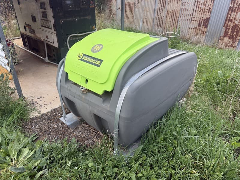 TTI Diesel Captian 400L. Used condition on tyne skid for easy removal (miniumal use), 12v powered diesel tranfer pump (aligator clips).Llock…