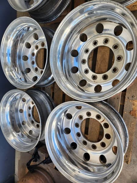 4 x Alcoa American Drive Rims. Located Orange, NSW