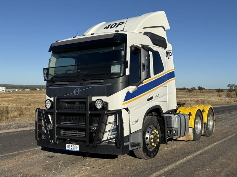2022 VOLVO FM11 PRIME MOVER. VIN. YV2X1G1D0NA897138. One owner, purchased new. Jost fixed greasy turntable. Volvo air suspension. Automatic …