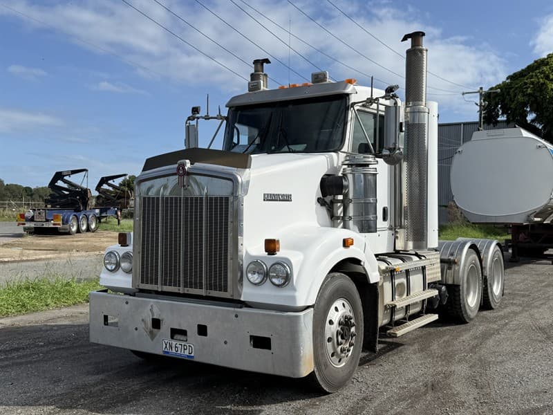 2011 KENWORTH T409. VIN. 6F5000000BA445400. Airglide suspension. UHF. Isri drivers seat. Hydraulics. E stops. Jost fixed greaseless turntabl…