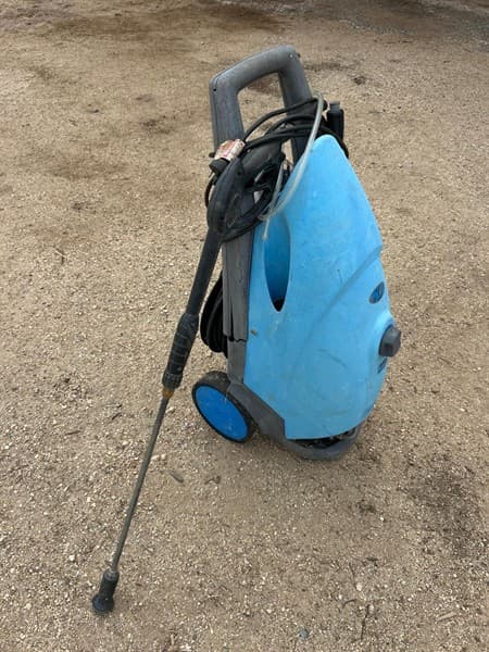 BAR EXCELL 3200 pressure cleaner. Not currently working, has lost pressure. Potentially an easy fix. Recent new lance. Located Delungra NSW.