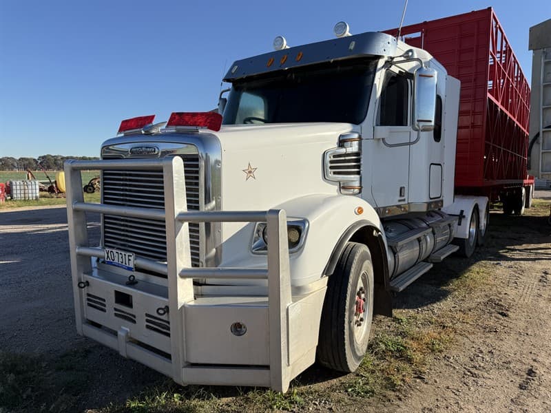 2011 FREIGHTLINER CORONADO, VIN: 1FVJGVBG5CLBC6741, GVM: 24000kg, GCM:90000KG. 18 Speed Road ranger, Cummins diesel ISX engine, engine numbe…