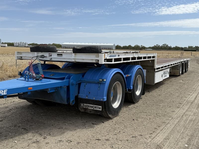 2012 FREIGHTER MAXITRANS ST3 DROPDECK. VIN 6F80000000B083186. 10 stud rims. 255/70R22.5 tyres. Air suspension. Front and rear gates. Toolbox…