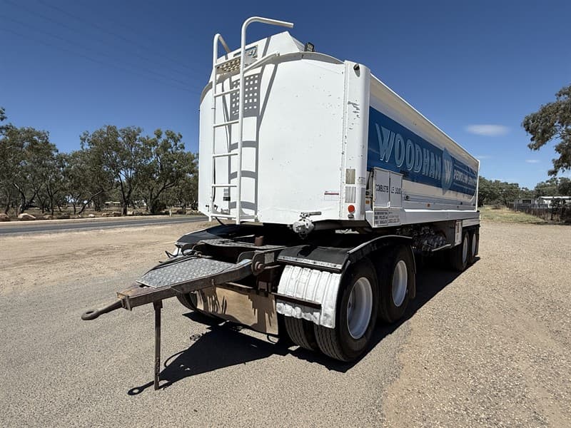 1997 HOCKNEY DOG TRAILER. VIN. 6B9T24HHWV2AM7021. four compartments. Safe fill limit of 27,040 L. 10 stud alloy rims. Airbag suspension. Loc…