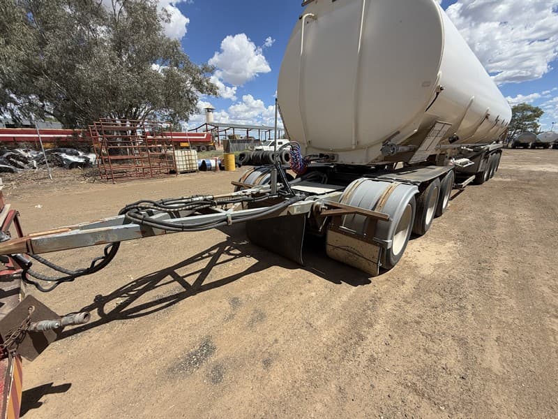 2003 SFM Dolly 2000 tri-axle dolly, VIN: 6T9T23WA131AEG027, ATM 27 tonnes. BPW axles on Holland air bag suspension, 9'1" spread, 10-stud all…
