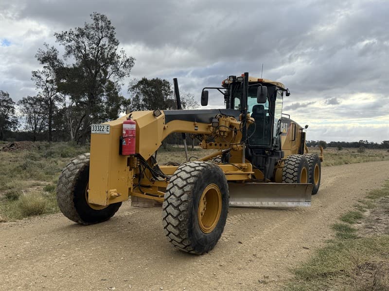 2008 CATERPILLAR 140M PIN: CAT0140MKB9D00176. C-7 Acert Engine, 12865hrs, Engine number: KHX06630. 14FT moldboard, joy stick power shift tra…