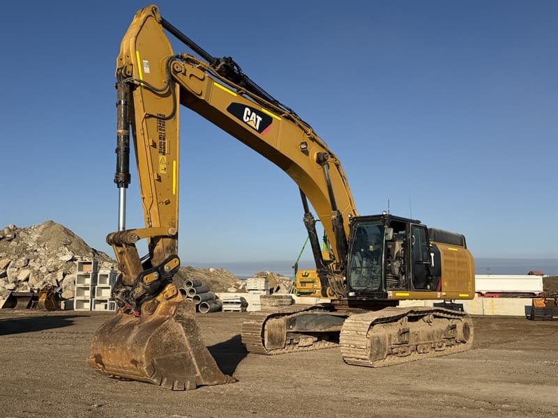 2016 CATERPILLAR 349FL PIN: CAT0349FLKEA00182 C13 engine. Quick hitch A2 with rock bucket, bucket 520mm pins centers, 380mm between ears, 1.…