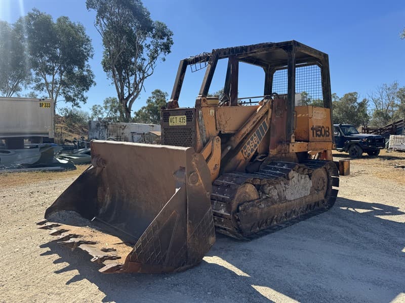 CASE 1150B. Tracks, pins and bushes all worn. Starts, Runs and Works. Selling as is. Located Maryvale, NSW (Geurie)