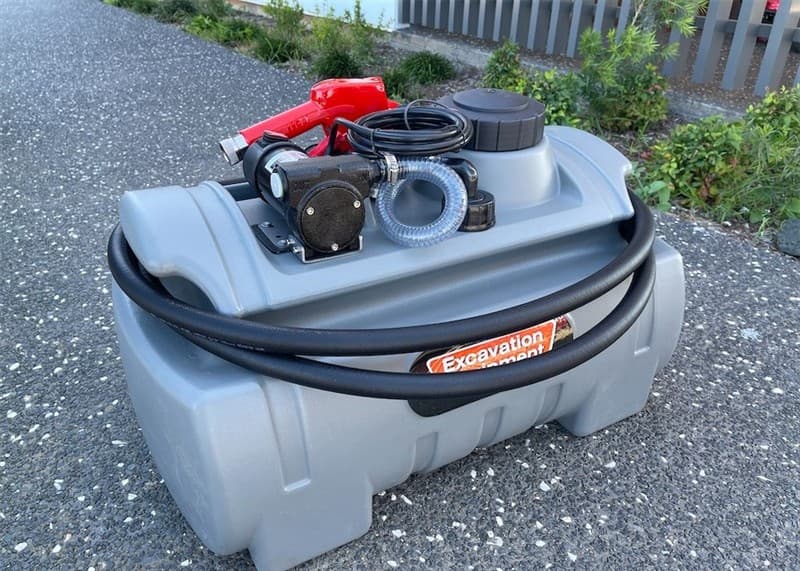 Unused 100 Litre Fuel Tank, Model: DD100N, Comes with: 12V Pump - 40 l/m Flow, hose and automatic shut off Nozzle, Approximate Shipping Dime…