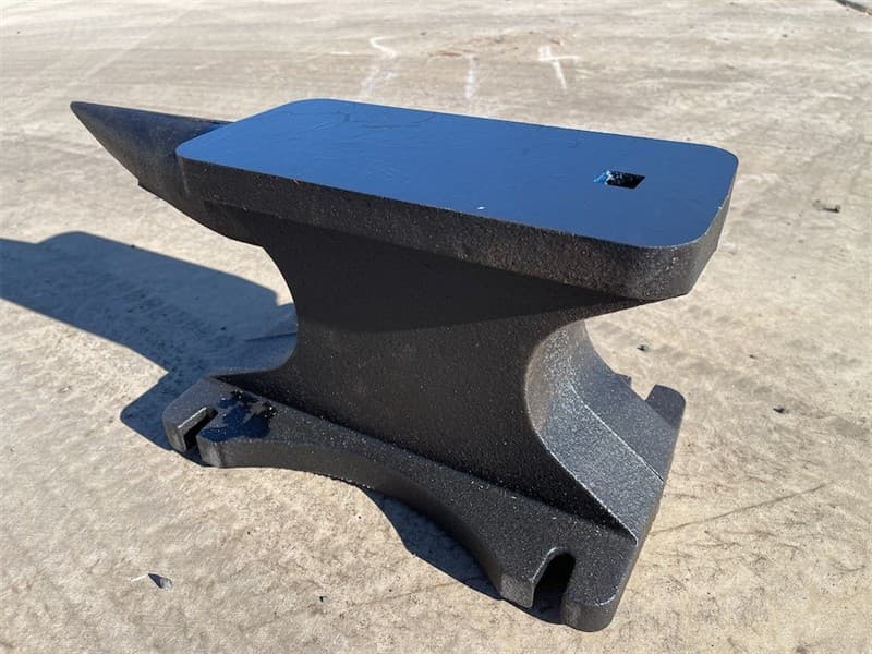 Unused 200Lb Cast Iron Anvil, Shipping Dimensions: 620mm L x 310mm W x 320mm High, Weight: 105Kgs EXEQS16166