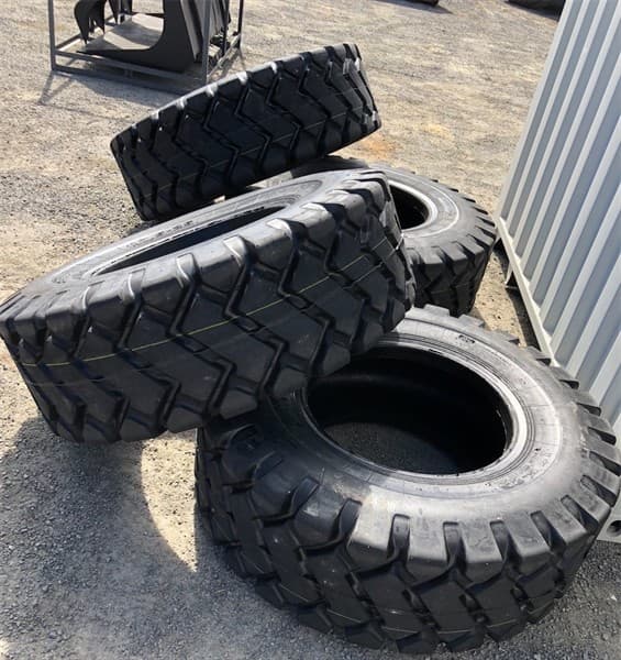 Quantity of 2 Unused 17.5-25 Earthmoving Tyre, Tubeless, E-3/L-3, PR: 16, Standard Rim 14``, Each Tyre Shipping Dimensions: 1350mm Diameter …