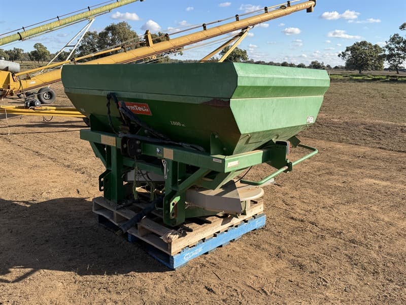 FarmTech CGSA1500 Broadcaster Spreader, SN: CGSA15013090053PL. PTO driven, twin spinners, 1500L capacity, hydraulic shut off. Located Hay, N…