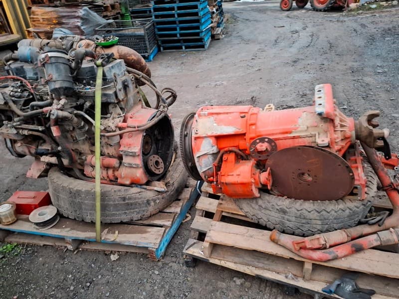 CUMMINS ISC ENGINE. Supplied with wiring harness. Both working condition. Came out of the same truck.