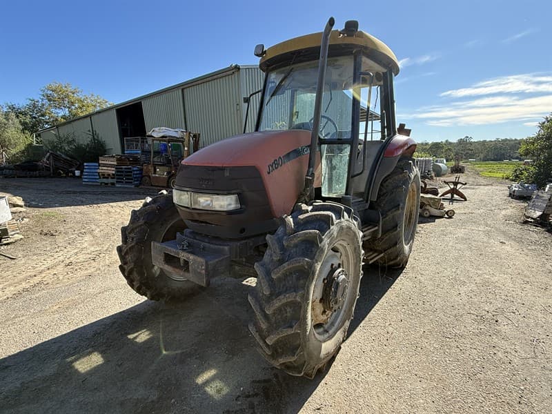 CASE IH JX 80. Front tyres 320/85R24. Rear tyres 18.4-30. Linkage. PTO. 2 x hydraulic remotes. 1688 hours. Missing both doors and rear windo…