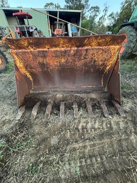 4 IN 1 LOADER BUCKET. 2250mm wide. 50mm pins. 650mm top pin to bottom pin. 1020mm centre of pin to centre of pin across.