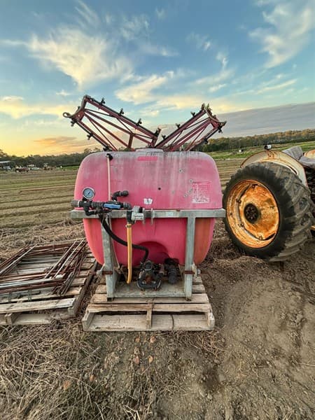 SILVAN 3PL SPRAYER. 800 litre capacity.