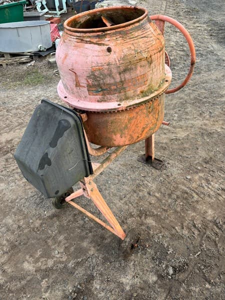 ELECTRIC CEMENT MIXER