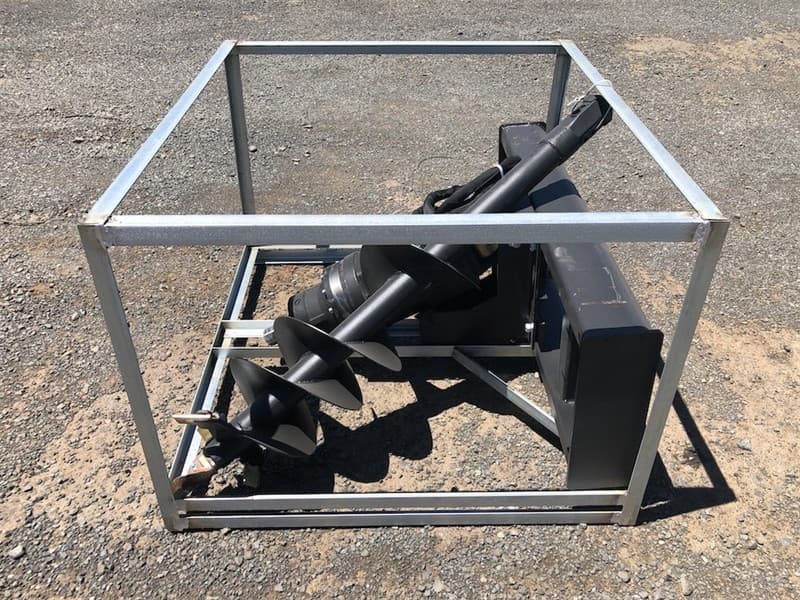 Unused Auger Drive Attachment, To Suit Skid Steer, Comes with 1 x 12 Inch Auger, Required Operating Flow: 50-75 L/min, Operating Pressure: 1…