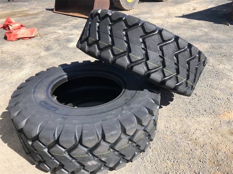 Quantity of 2 Unused 17.5-25 Earthmoving Tyre, Tubeless, E-3/L-3, PR: 16, Standard Rim 14``, Each Tyre Shipping Dimensions: 1350mm Diameter …