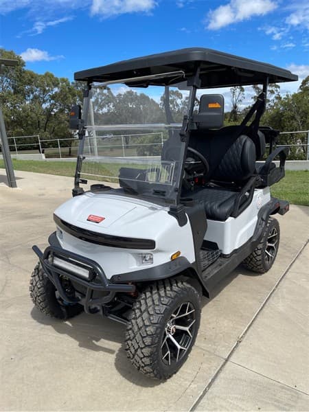 Unused Deluxe 4 Seater Electric Golf Cart / Buggy, Model: Nomad XL, Alloy Wheels Front & Rear Disc Brakes, Speaker, Large Digital Dashboard …