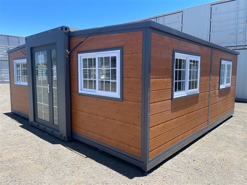 Brown Expandable Container House with Ensuite (Unused) Model: L0206-BROWN Includes: 8 Sliding lockable Double Glazed Windows 1 x Door Timber…