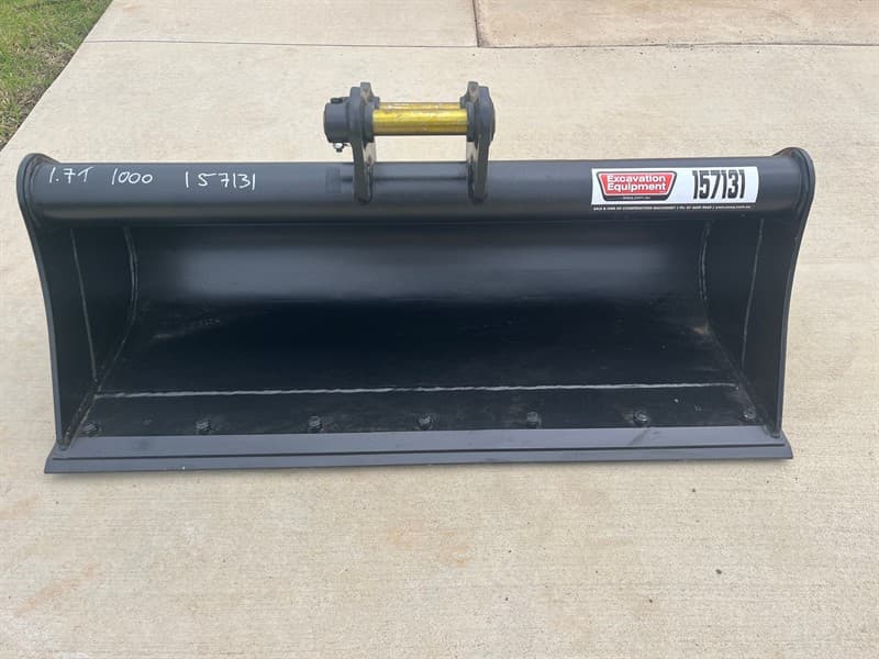 1000mm Mud Bucket to suit 1.7T Excavator, Mud Bucket to Suit 1-3T Excavator with Bolt on Edge, Width: 1000mm, Pin Diameter: 30mm, Centre to …