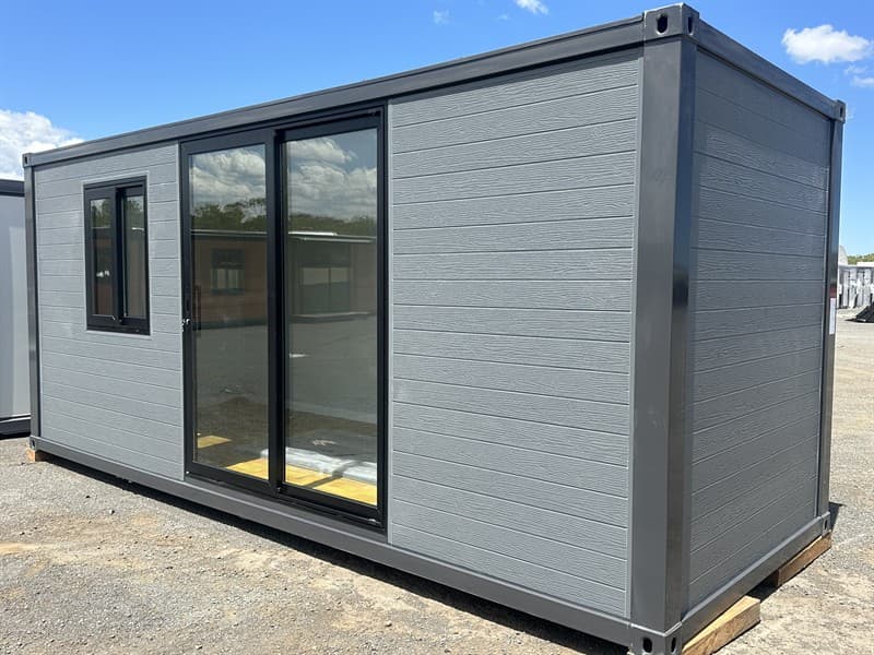 20ft Open Plan Office / Accommodation (Grey) Comes with: Sliding door, Fly Screens, Unit is Open plan, Shipping Dimensions: Width 2250mm, Le…