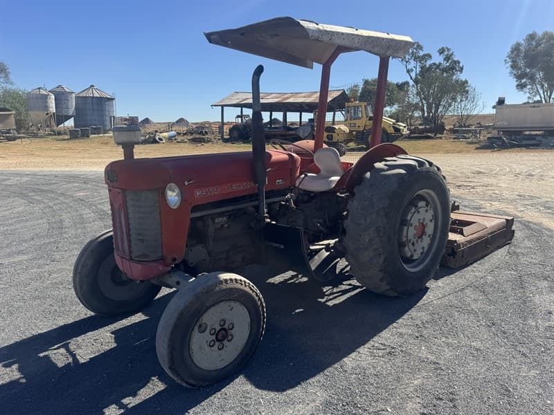 MASSEY FERGUSON 65. Slasher included. Runs and drives well. Located Maryvale, NSW (Geurie).