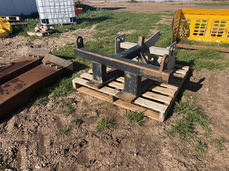 T8 FRONT LINKAGE MOUNT x 2 no longer required, Located Darlington point, NSW.