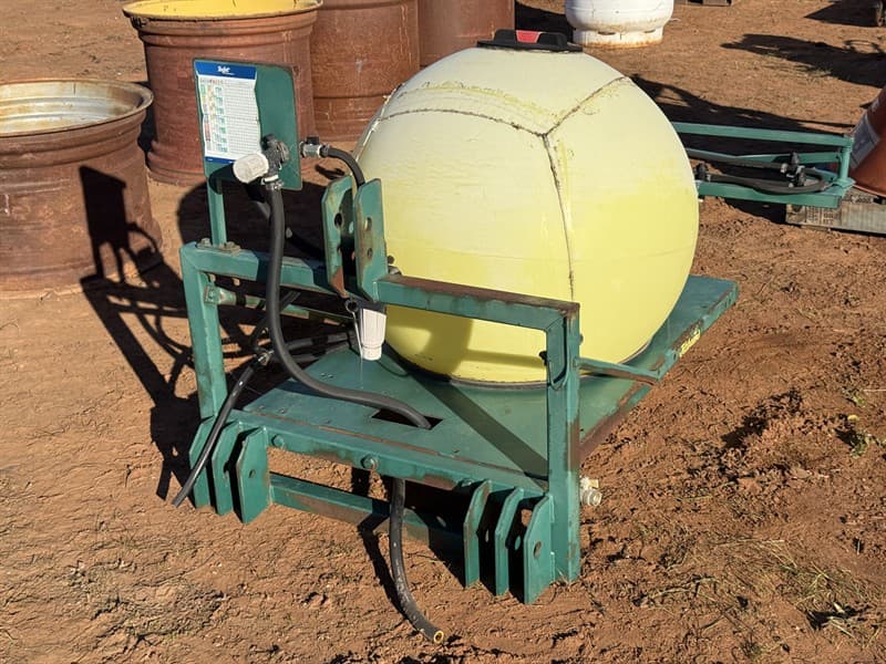JETSTREAM 3PL 3.6M BOOM SPRAY. Approximately 400 litre capacity. Retractable hose reel. Pump filter. No pump fitted. Located West Wyalong, N…