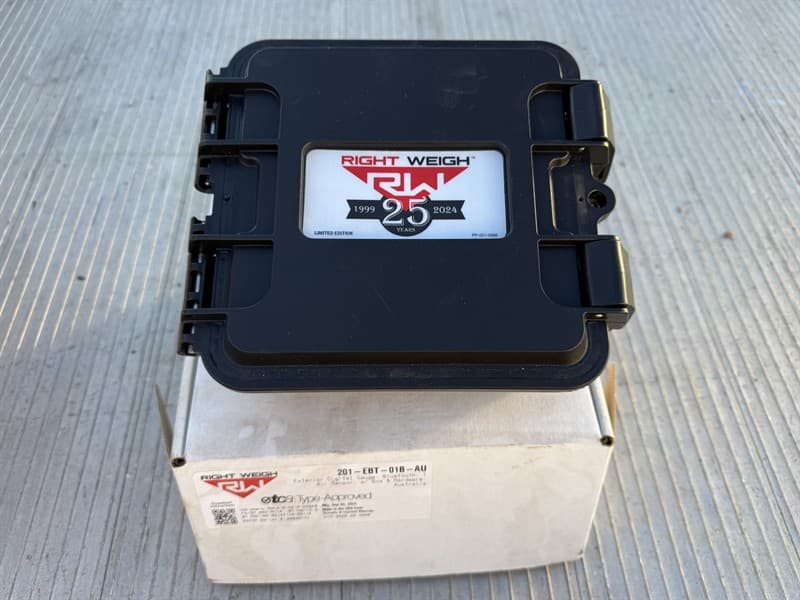 RIGHT WEIGH DIGITAL SCALES, NEW IN BOX. Exterior digital gauge, bluetooth, Air sensor, with box and hardware. Located West Wyalong, NSW.
