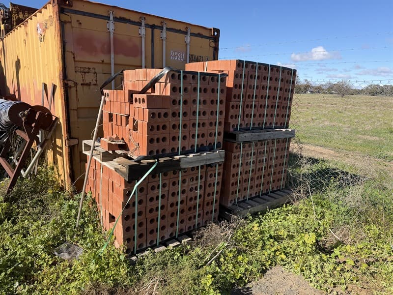 RED HOUSE BRICKS 3 x full cubes 1 x part cube estimated to be apprximatley 1400 bricks, Loading avaliable, Located Hay NSW.