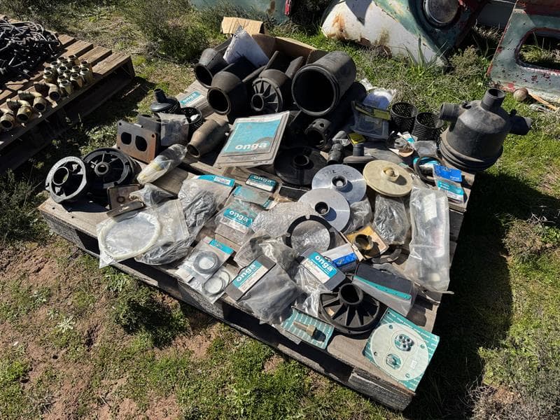 ONGA AND DAVEY PUMP PARTS. Located Mogriguy, NSW