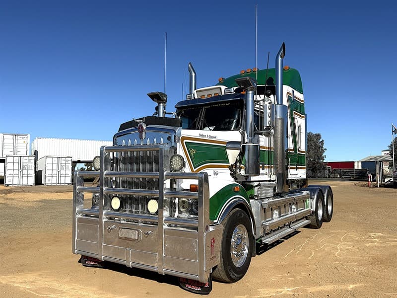 2017 KENWORTH T909. VIN 6F5000000HA458658. Engine no. 79971682. 50 inch sleeper. Super single steers. Jost fixed greasy turntable. 3000w inv…
