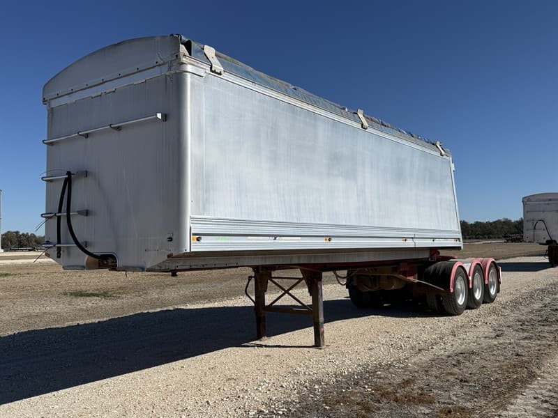2003 HAMELEX 27FT X 6FT SLIDING LEAD TIPPER. VIN. 6D9HXW1TT3MW66034. Alloy construction. BPW axles and air. Holland fixed greaseless turntab…