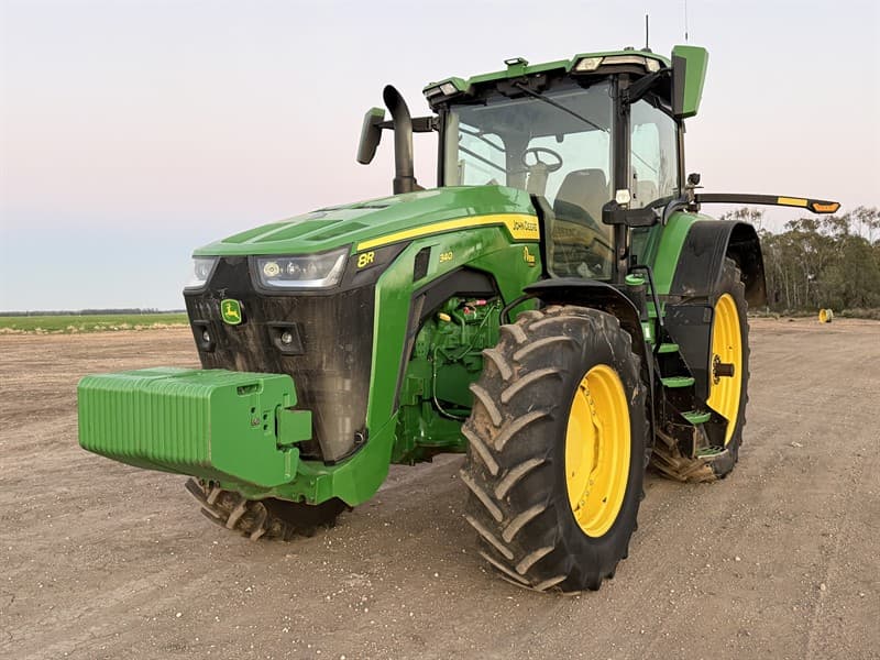 2023 JOHN DEERE 8R250. Serial no. 1RW8250DKNA200865. One owner machine. Remapped to 340 HP. Powershift transmission. PTO. 3PL with quick hit…