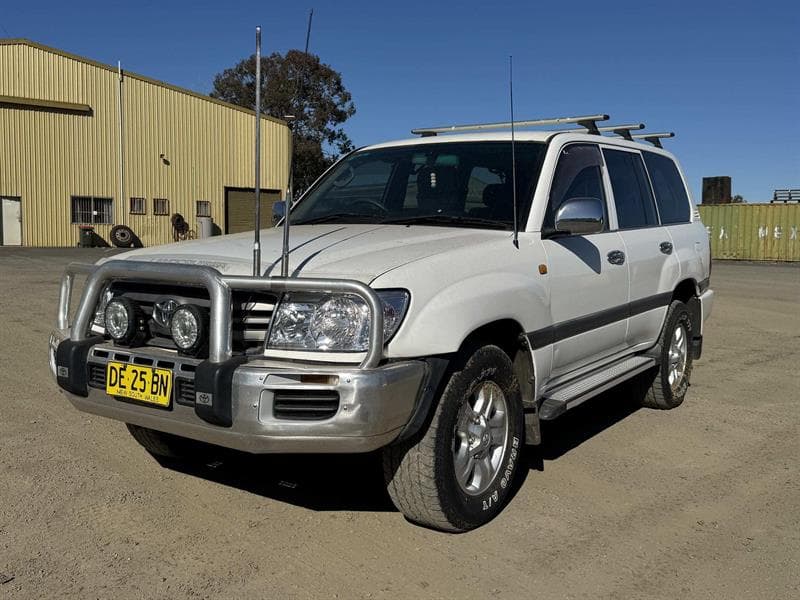 2006 TOYOTA LANDCRUISER 100 SERIES. VIN. JTEHT09J005513933. Odometer: 382,718km. V8 Petrol Engine. 7 seats. Bull bar. Spotlights. Roof rack.…