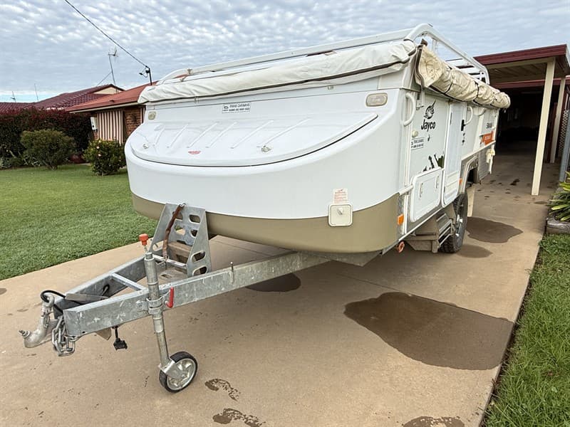 2012 JAYCO SWAN. VIN. 6AM000000C1P31097. Sleeps 6. Spring suspension. Fridge, with gas 12v and 240v options. Gas cooktop. Microwave. Electic…