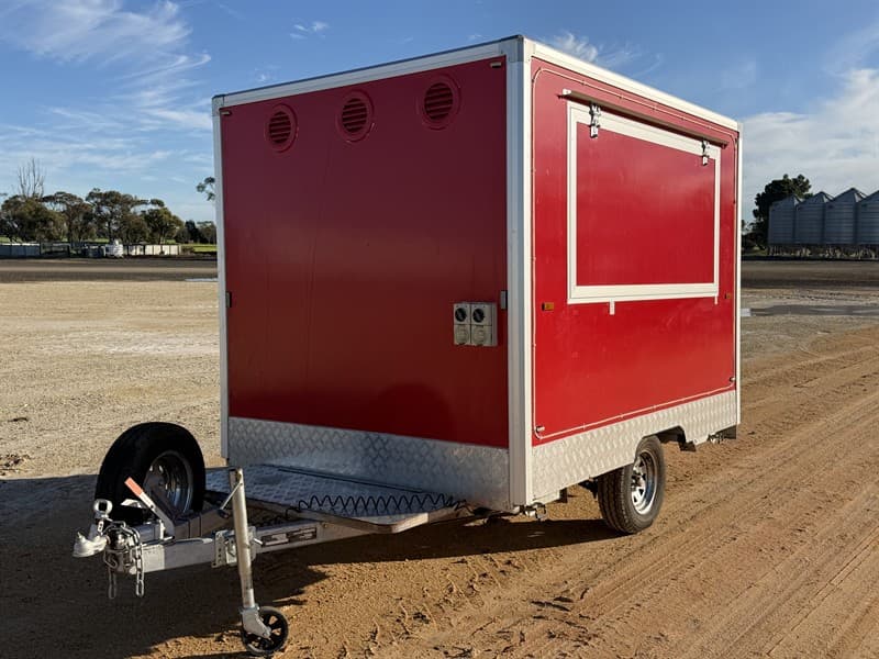 Food Van trailer Manufactured 2021 by Victorian Coolrooms VIN: 6T9T20V6GMAA62001. Hardly used with Stainless steel fit out, rear Entry door,…
