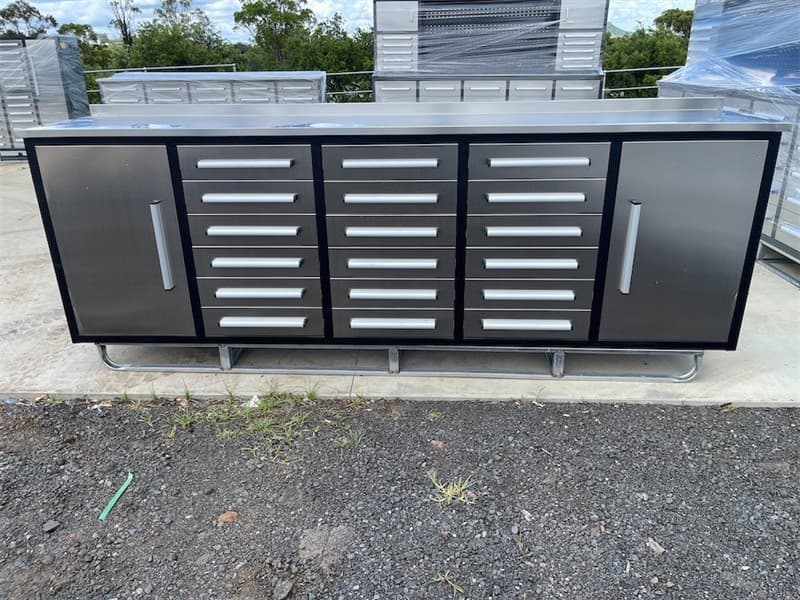 Unused 18 Drawer Stainless Steel Work Bench(10ft ), Model: 10FT-18D, 3 Part Sliding Drawer System, Approximate Shipping Dimensions: L2870mm …