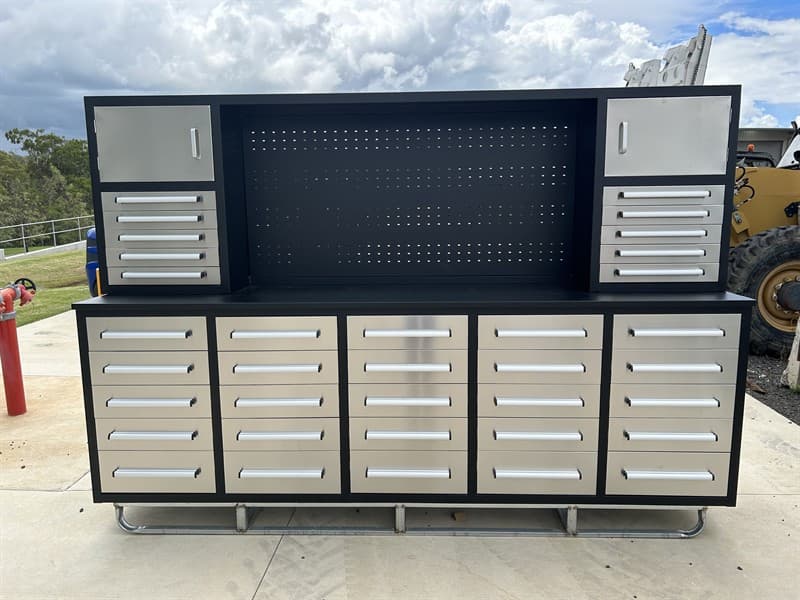 Unused 35 Drawer Stainless Steel Tool Cabinet / Work Bench(10ft) Model: 10FT-35D, 35 Drawers, 3 Part Sliding Drawer System, Approximate Ship…