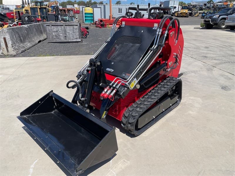 Unused Tracked Mini Loader Model: S382T, Serial No: , Comes with 1125mm GP Bucket, Rubber Tracks 23HP Engine, Piped for auxiliaries, Hydraul…
