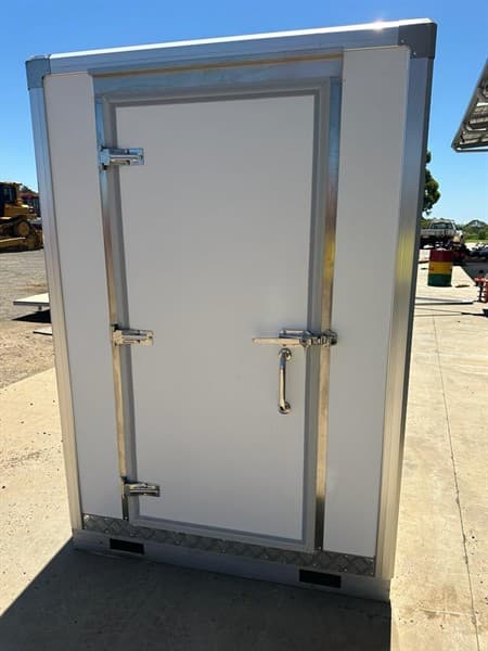 Unused Portable 2.5m x 1.5m Cold Room, Model: FB250, 240V Single Phase, Temperature: -10 to +10 Degree, Approximate Shipping Dimensions: 252…