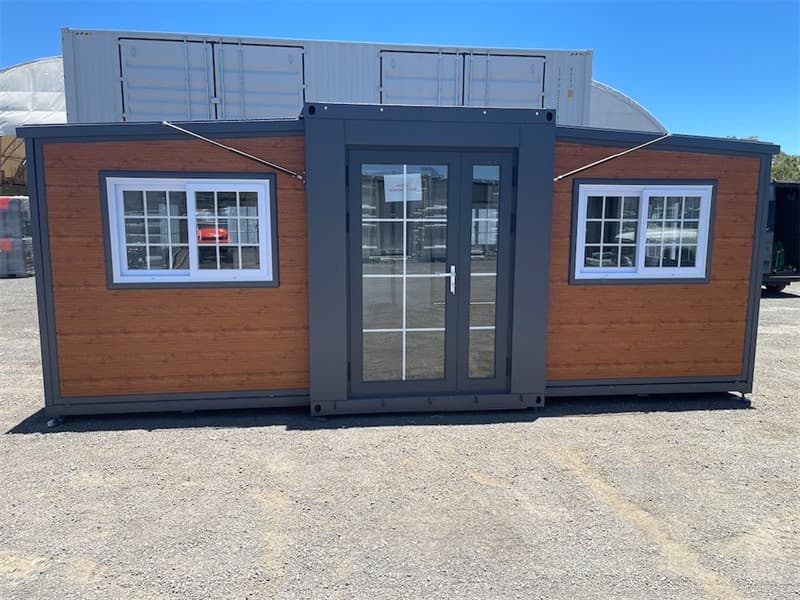 Brown Expandable 2 Bedroom Container House with Ensuite (Unused) Model: L0206-BR2-BROWN Includes: 8 Sliding lockable Double Glazed Windows 1…