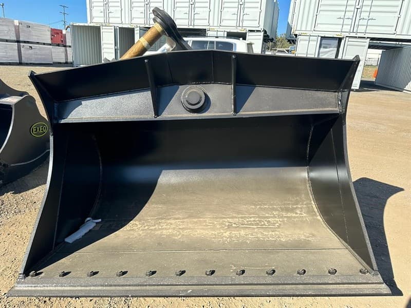 Unused Hydraulic Tilting Mud Bucket to Suit 18-25T Excavator, Width: 1850mm, Pin Diameter: 80mm, Centre to Centre: 460mm, Between the ears: …
