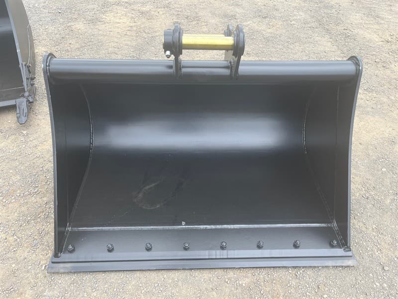 Unused 2024 1200mm Mud Bucket To Suit 5T Excavator, Width: 1200mm, Pin Diameter: 45mm, Center to Center: 255mm, Between the ears: 170mm,Ship…