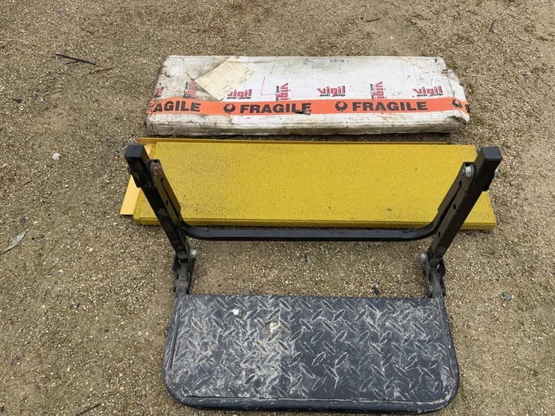 VIRGIL ANTISLIP SAFETY STEPS x 8 new in box and single folding step. GST will not be added to knock down price. GST still added to buyers pr…