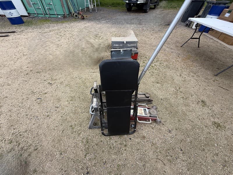 TTI 2000KG JACKS, ROVAL Car jack, creep trolly, ratchet axle stands x 2, small leg stands x 2 (one not shown). GST will not be added to knoc…