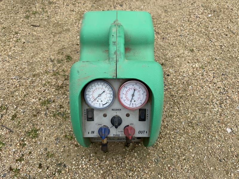 SPX PROMAX AUTO MAX RECOVERY UNIT. Condition unknown. GST will not be added to knock down price. GST still added to buyers premium. **PLEASE…