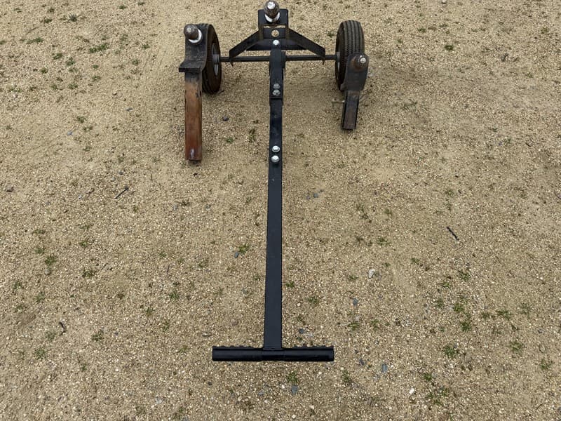 MANUAL TRAILER DOLLY AND two hitches with tow balls. GST will not be added to knock down price. GST still added to buyers premium. **PLEASE …